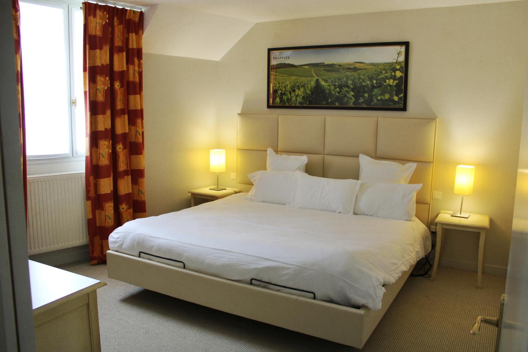 Auberge Du Lac, Sure Hotel Collection By Best Western Mesnil Saint Pere Bagian luar foto