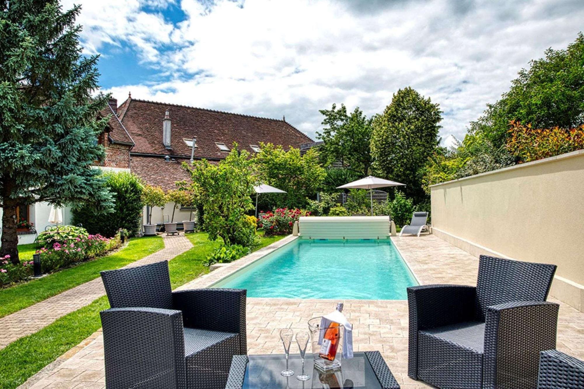 Auberge Du Lac, Sure Hotel Collection By Best Western Mesnil Saint Pere Bagian luar foto