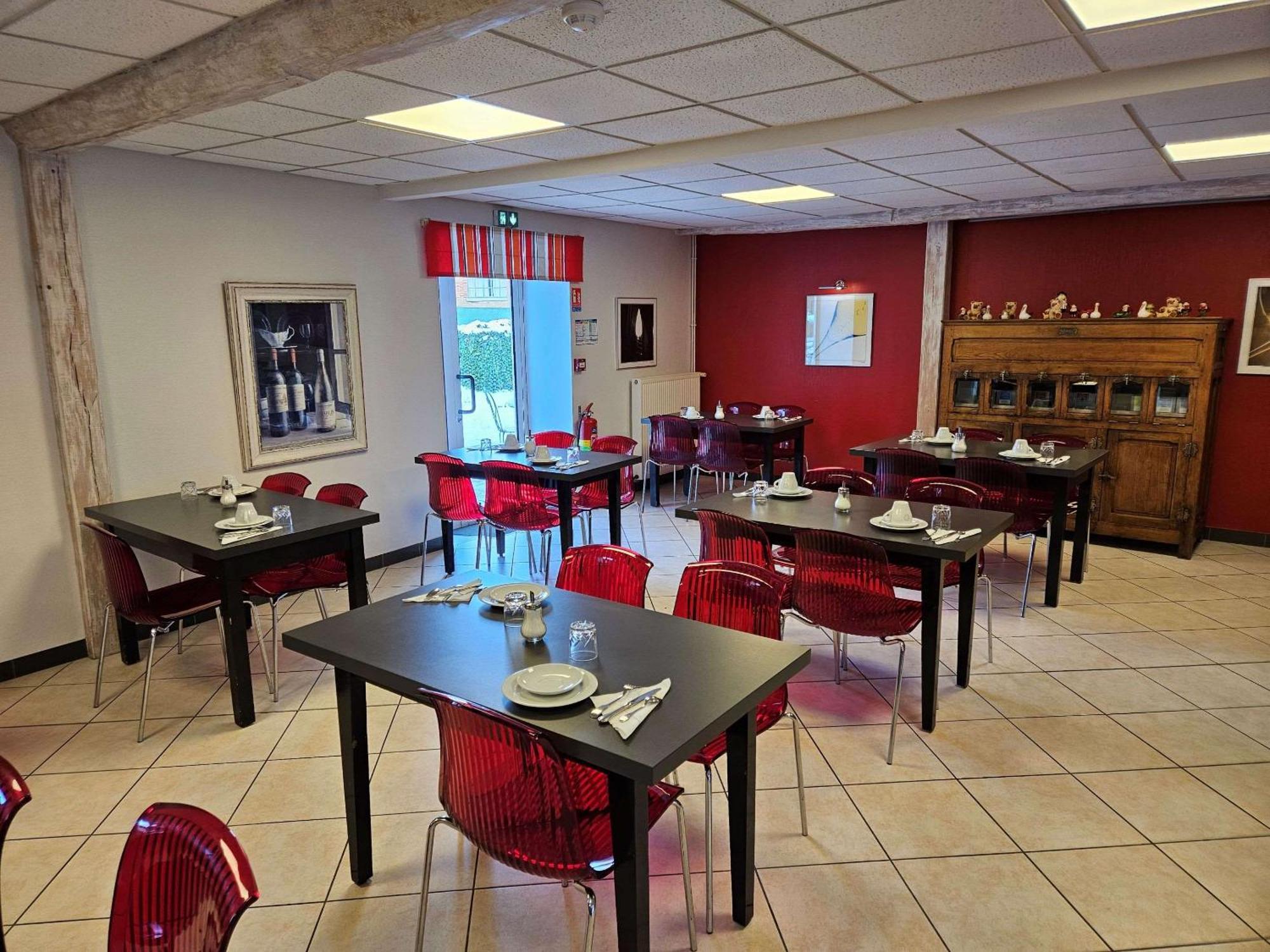 Auberge Du Lac, Sure Hotel Collection By Best Western Mesnil Saint Pere Bagian luar foto