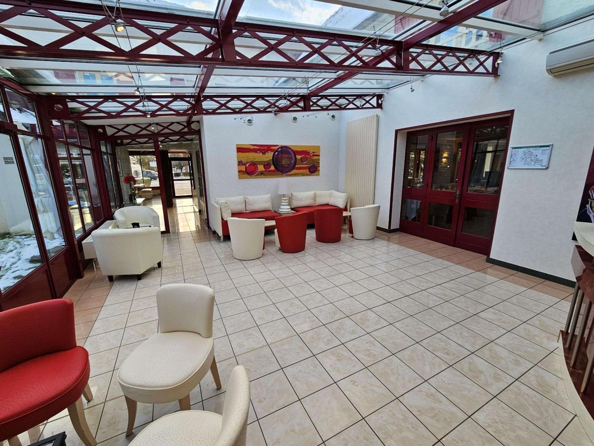 Auberge Du Lac, Sure Hotel Collection By Best Western Mesnil Saint Pere Bagian luar foto