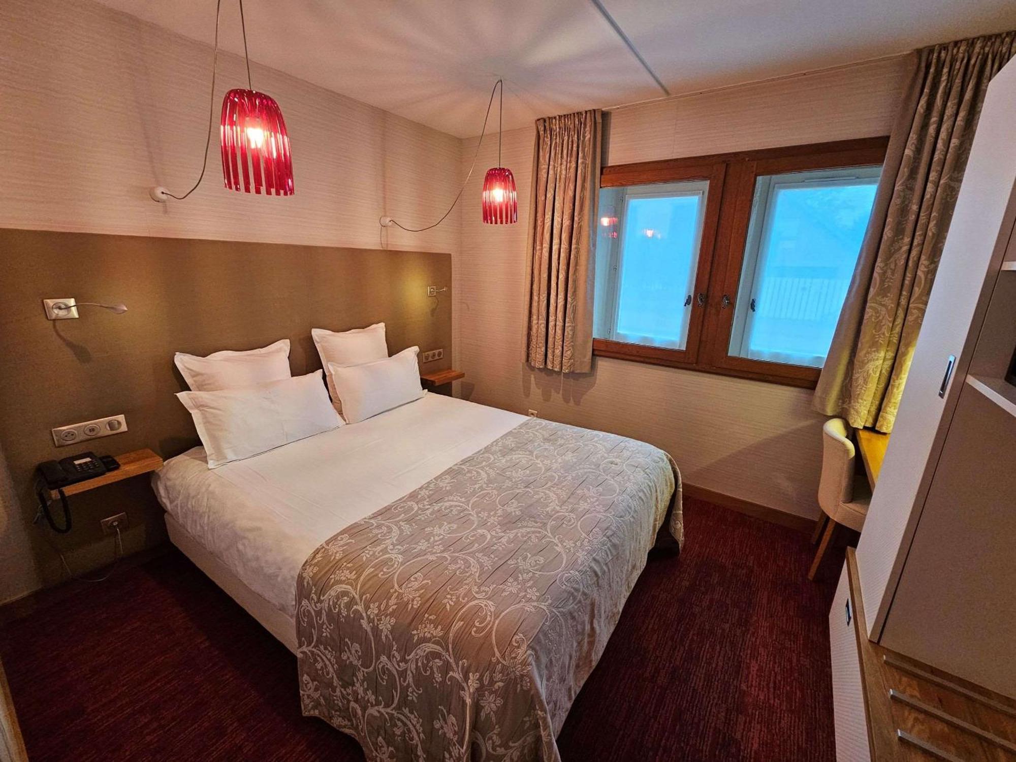 Auberge Du Lac, Sure Hotel Collection By Best Western Mesnil Saint Pere Bagian luar foto